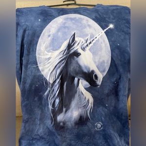 Anne Stokes The Mountain unicorn tee. Medium unisex T-shirt in great condition.
